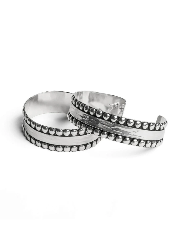 Bracelet Hammered Studs Bangle