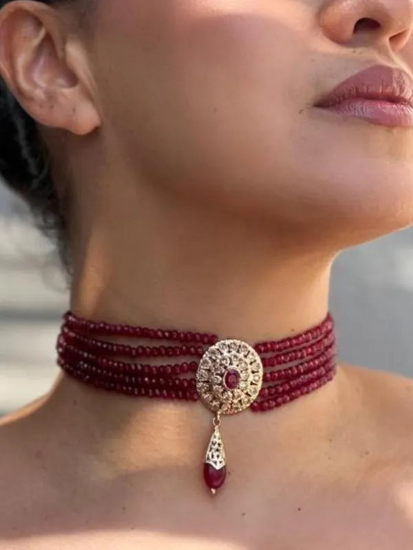 Choker-élégant-rouge-AVA-Héritage-Jewelery
