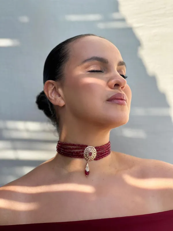 Choker-rouge-elegent-AVA-JEWELRY