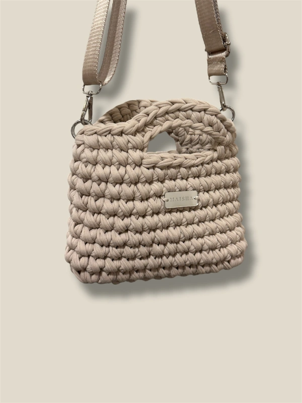 Le Izza Sand Studio Maisha