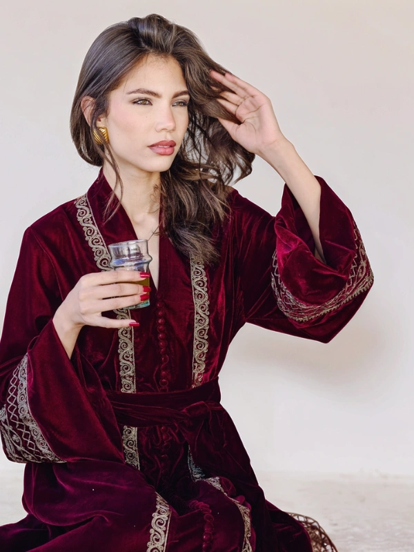 Caftan En Velours Burgundy Yassandyass