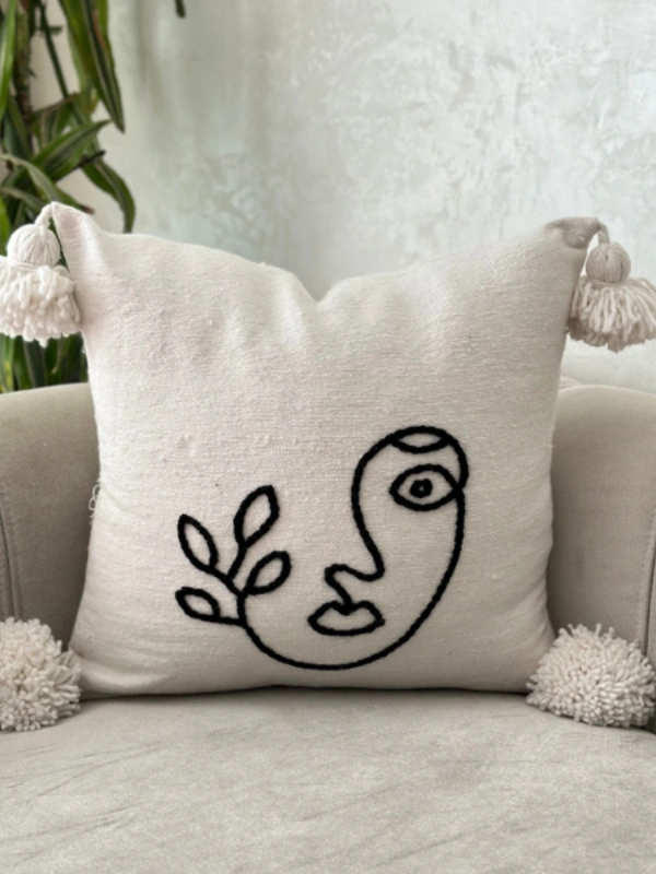 Housse de coussin artisanale à pompons Oudm Ajbir