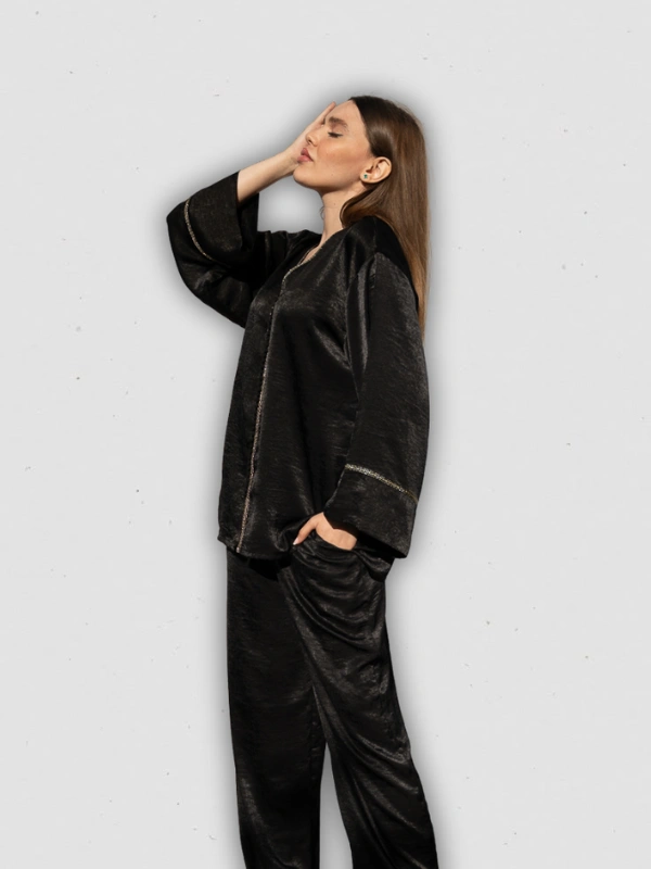 Ensemble Noir avec Akaad Milsouls