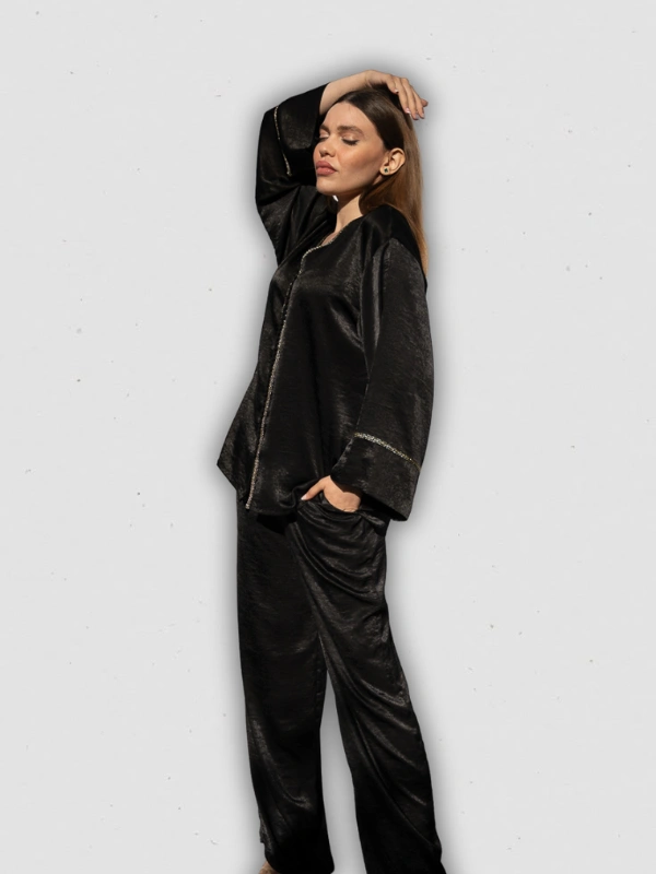 Ensemble Noir avec Akaad Milsouls