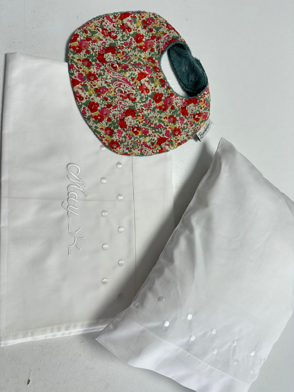 Pack de naissance drap et coussin Brodé Ton sur Ton – Image 3
