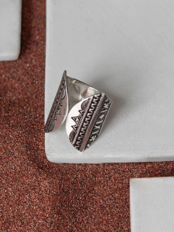 Grey Window Ring Yelli Jewels