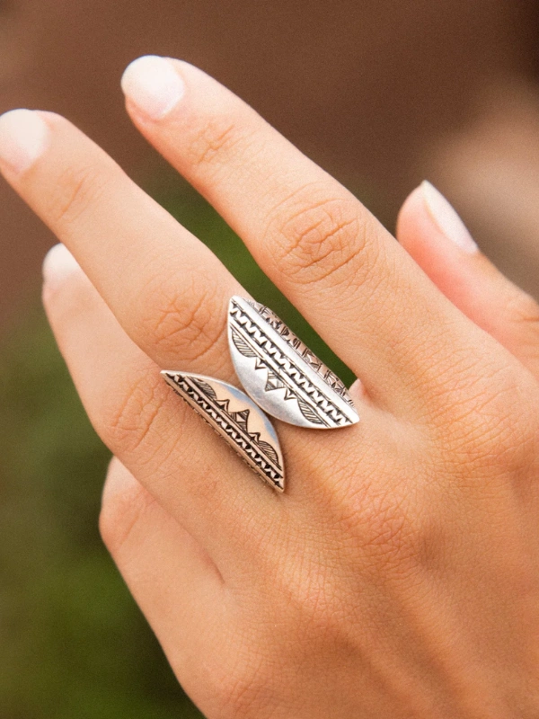 Grey Window Ring Yelli Jewels