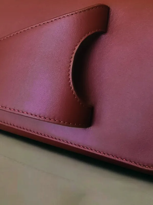 BERETTA-Bordeaux-La-bedouine