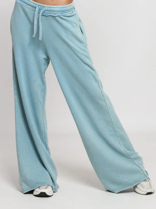 LAZARE-Aquamarine-La-Bedouine