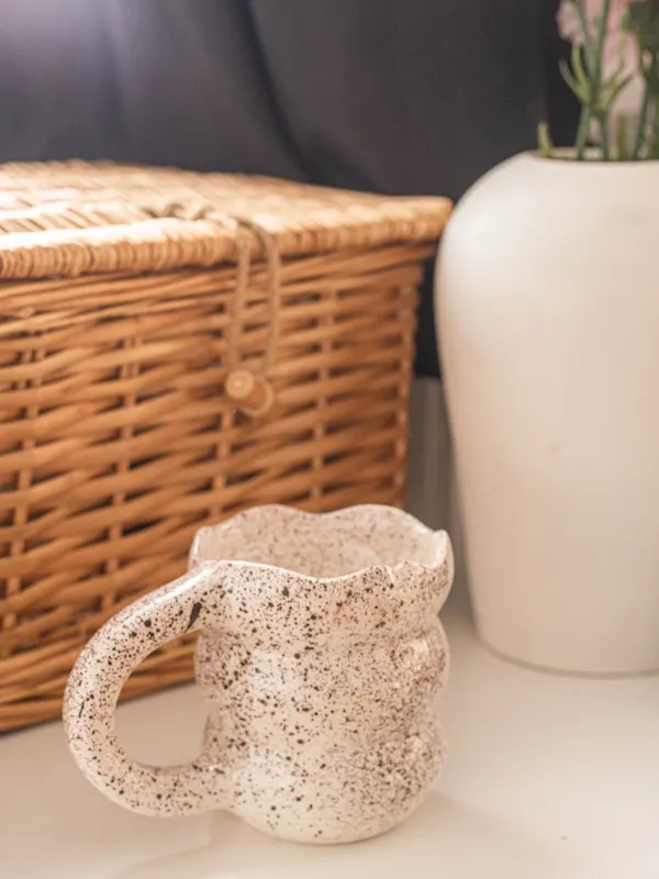 Dotty-mug-Atelier-milky.