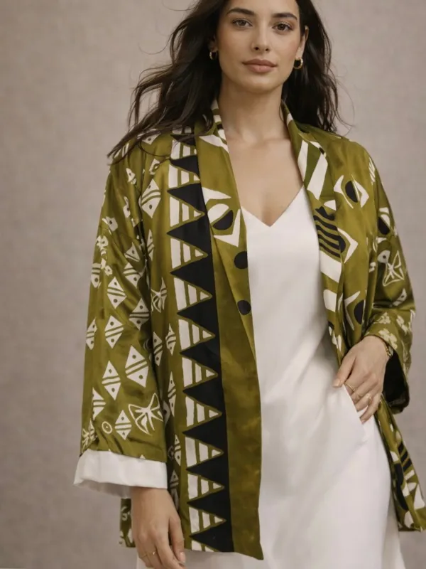 Haori-en-satin-vert-a-motifs-ethniques-Magenta