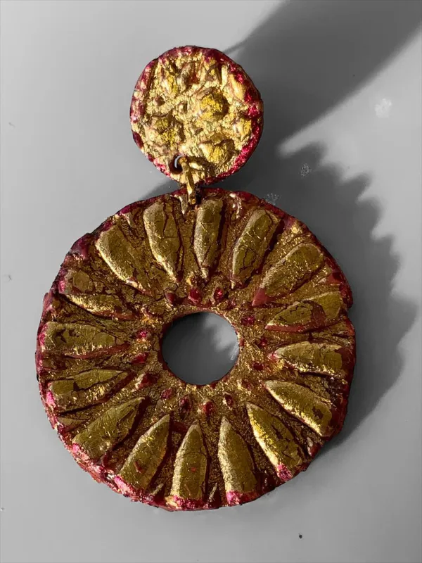 Boucle-doreille-ZELLIGE-dore-magenda-Atelier-Zarafa