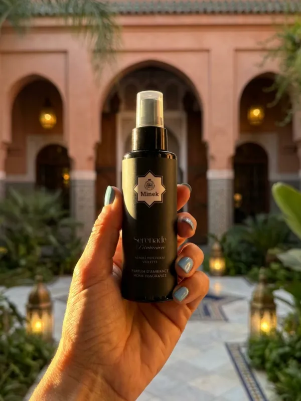 Parfum-dambiance-en-spray-Serenade-Printaniere-Minek