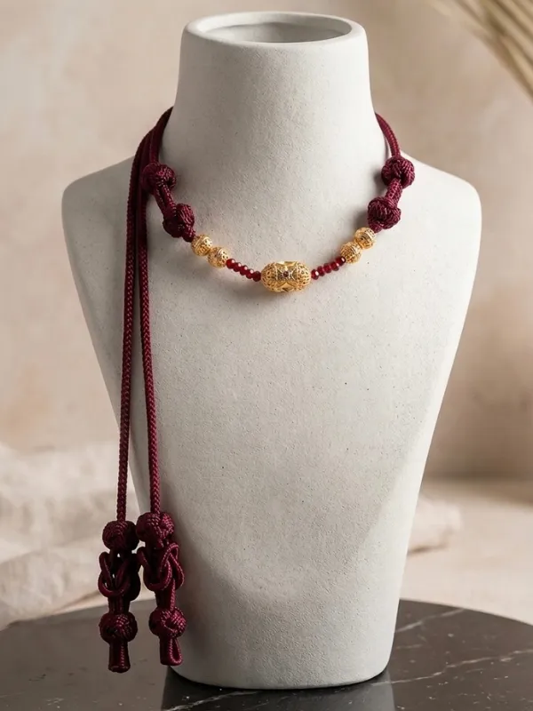 Collier-Saga-ecarlate-Majesty-jewelry