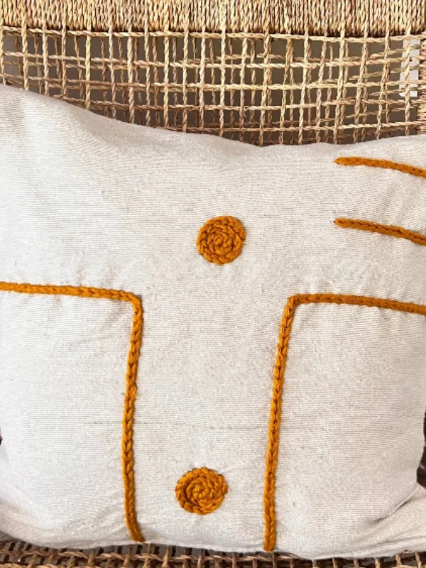 Housse-de-Coussin-a-pompons-creme-moutarde-Ajbir