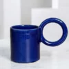 Mug-artisanal-uni-anse-en-haut-Ajbir