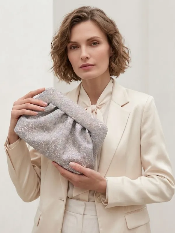 Pochette-Moyenne-Gris