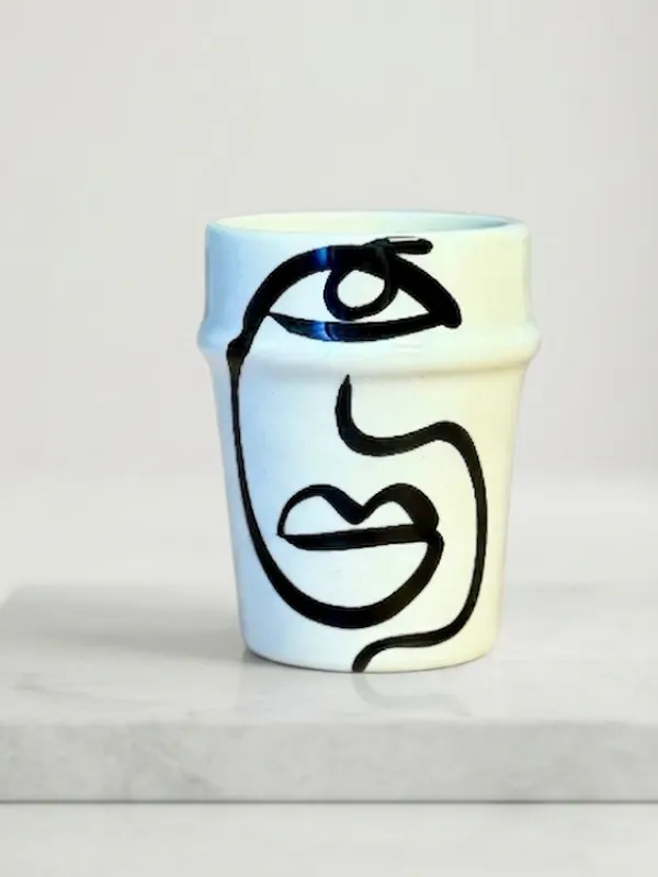 Verre-artisanal-Oudm-noir-Ajbir