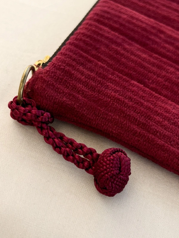 Amarin Deep Red – Image 3