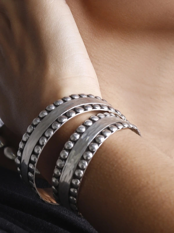 Bracelet Hammered Studs Bangle