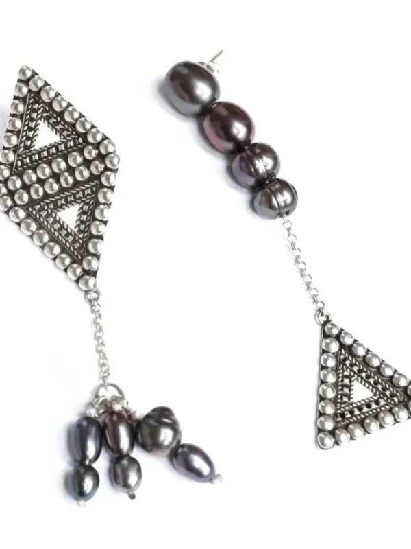 Asymetrical FIBULA HANGING Earrings – Image 2