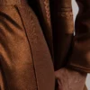 Laissez-vous séduire par le Tailleur veste-pantalon, avec un tombé fluide et aérien, fusion parfaite entre le vestiaire contemporain et le savoir-faire artisanal marocain. Conçu dans une matière fluide et stretch, il offre un confort absolu tout en épousant divinement les lignes de votre corps. Un confort extensible sans compromis sur le glamour.
